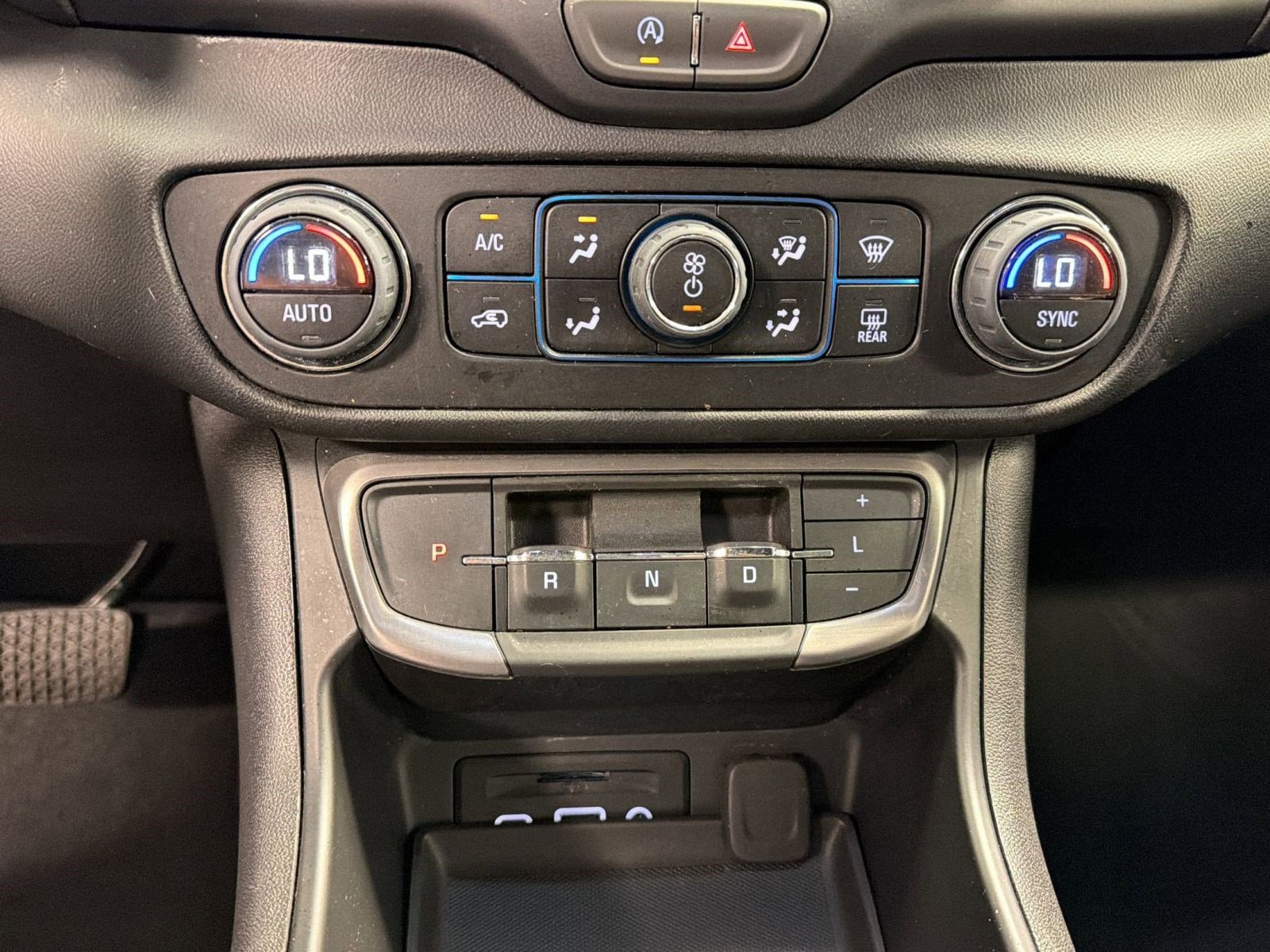 Certified 2023 GMC Terrain AT4 image 16