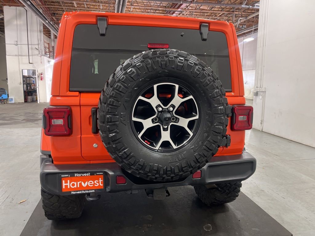 Used 2019 Jeep Wrangler Unlimited Sahara w/ Dual Top Group AWD/4WD image 7