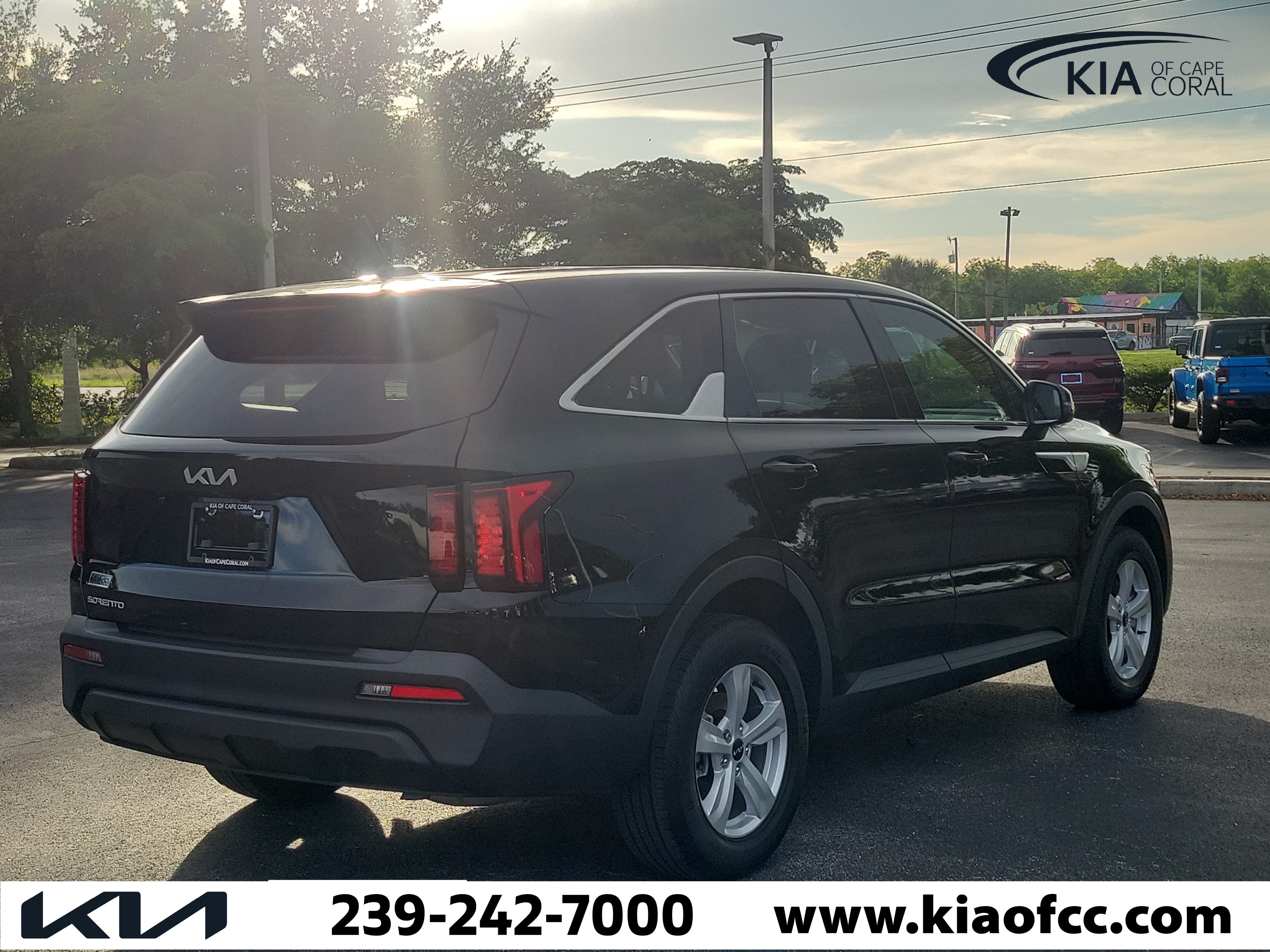 Certified 2023 Kia Sorento LX FWD image 6