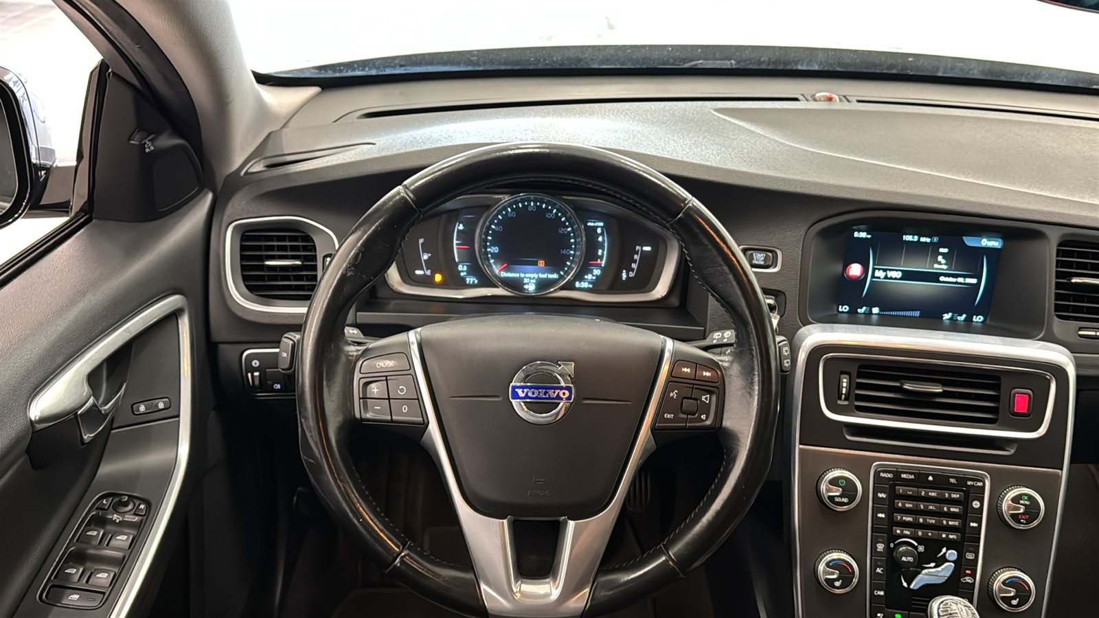 Used 2016 Volvo V60 T5 Cross Country w/ Convenience Package AWD/4WD image 12