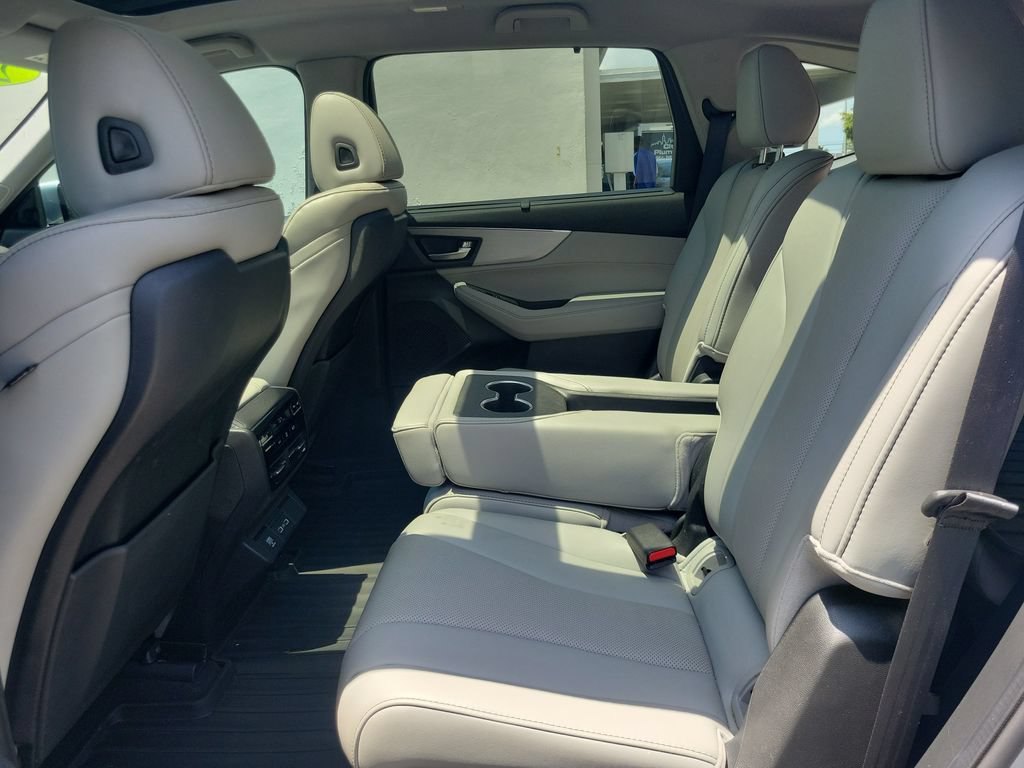 Used 2024 Acura MDX w/ Technology Package FWD image 9