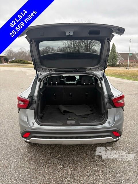 Used 2025 Chevrolet Trax LT image 6