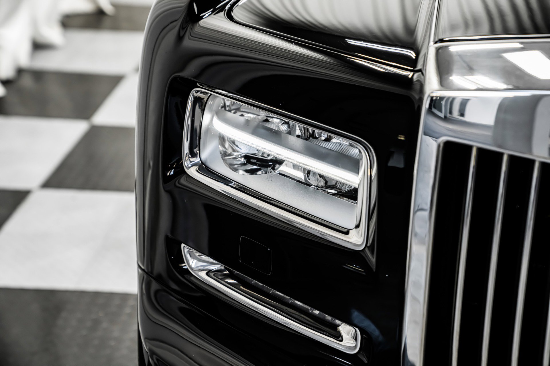 Used 2013 Rolls-Royce Phantom Sedan image 42