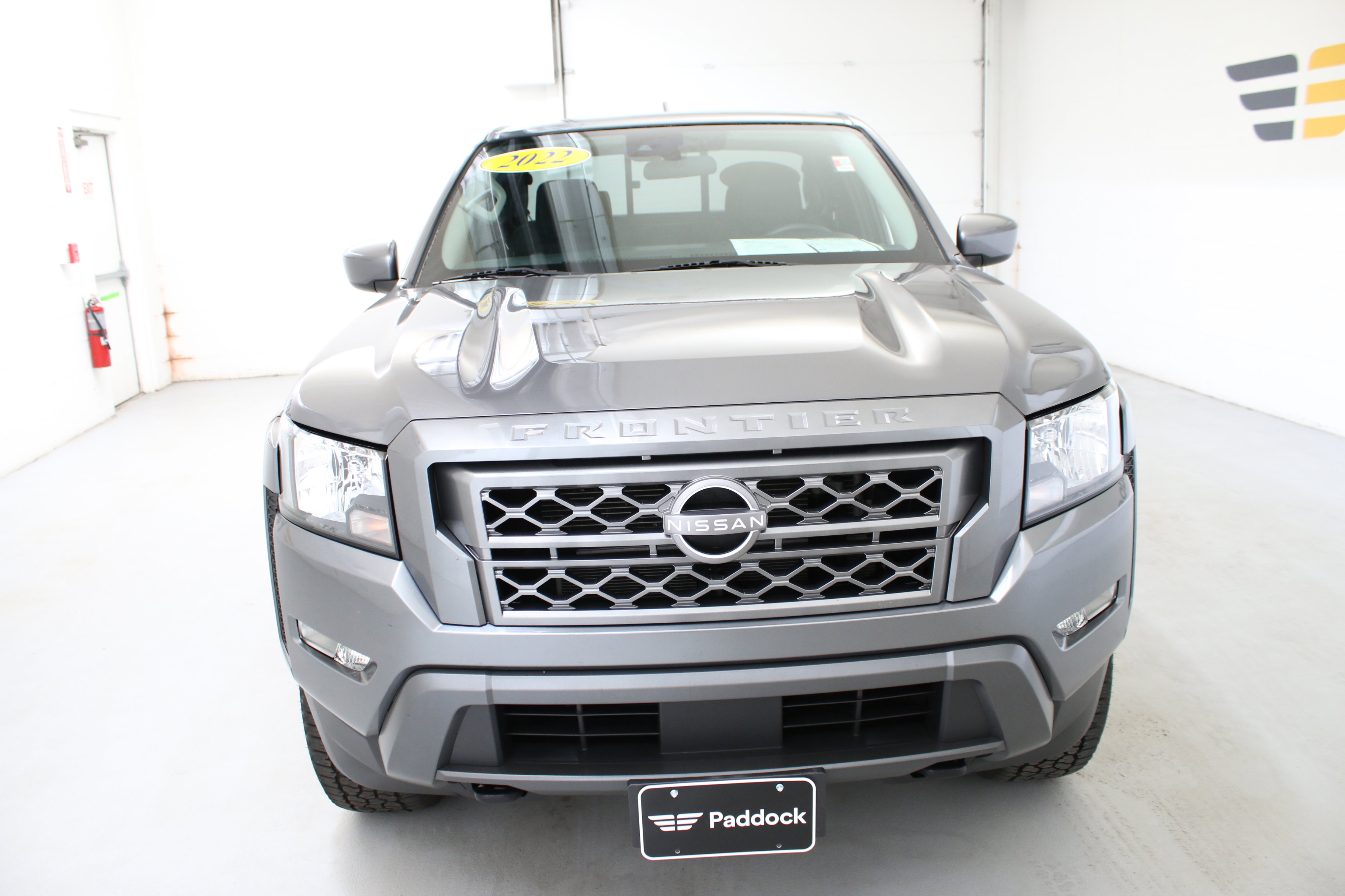 Used 2022 Nissan Frontier SV AWD/4WD image 2