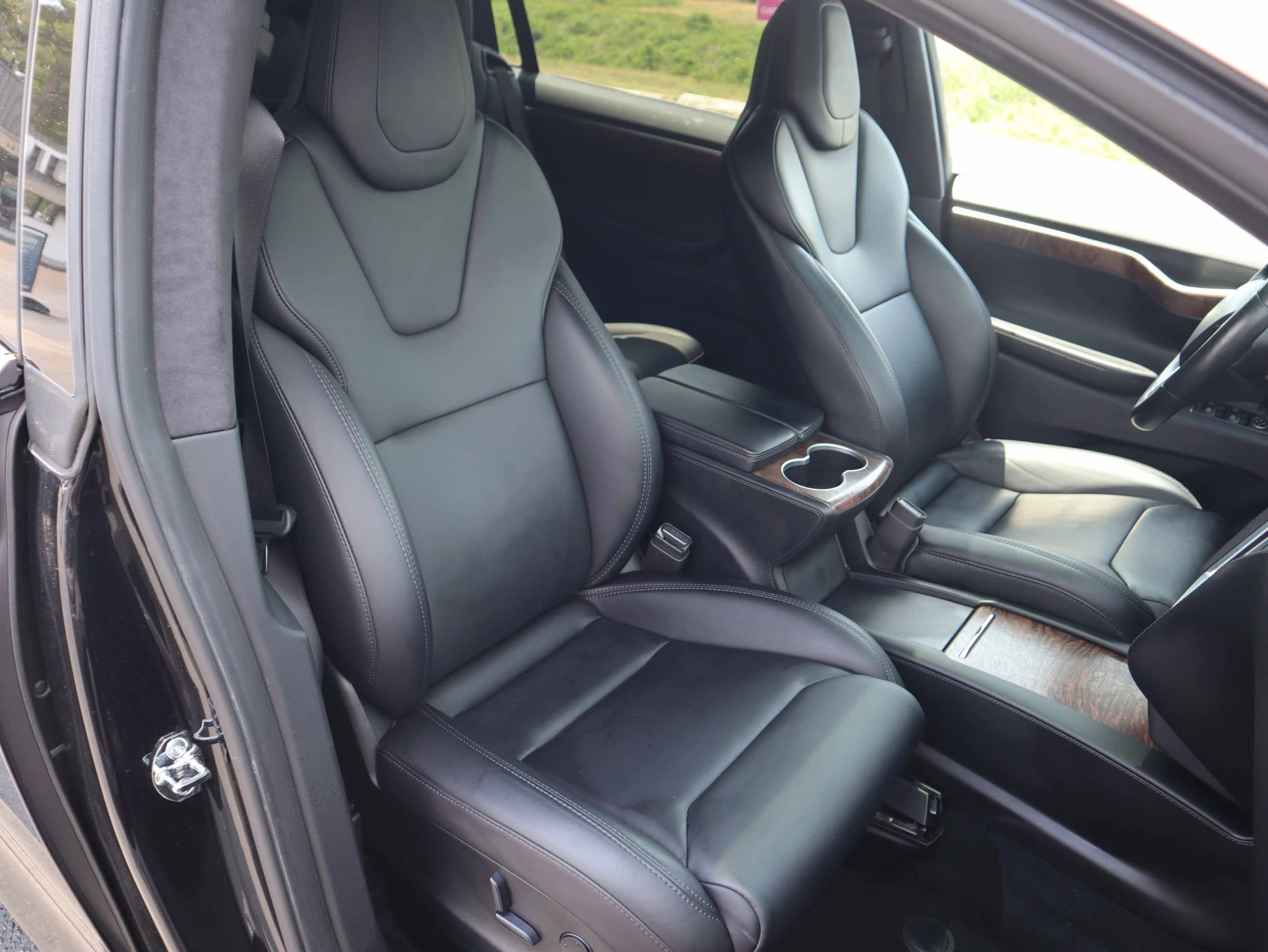 Used 2018 Tesla Model X 100D AWD/4WD image 17