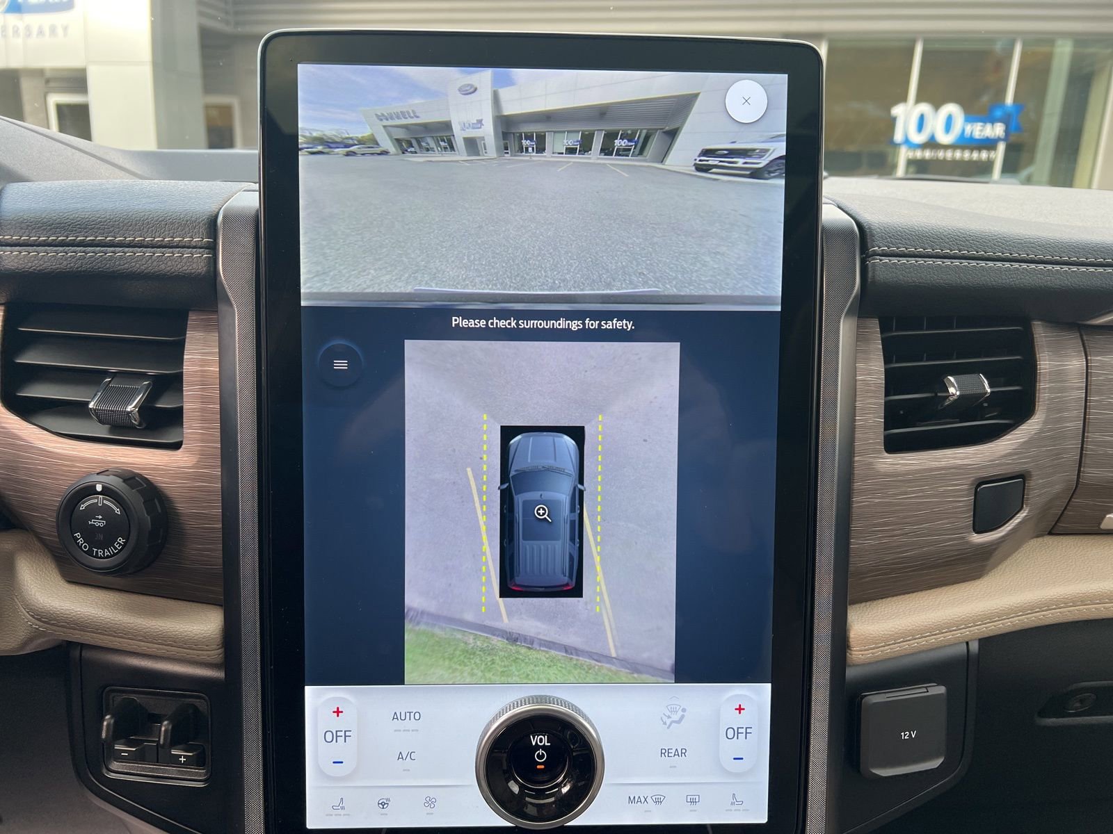 Used 2023 Ford Expedition Limited image 38