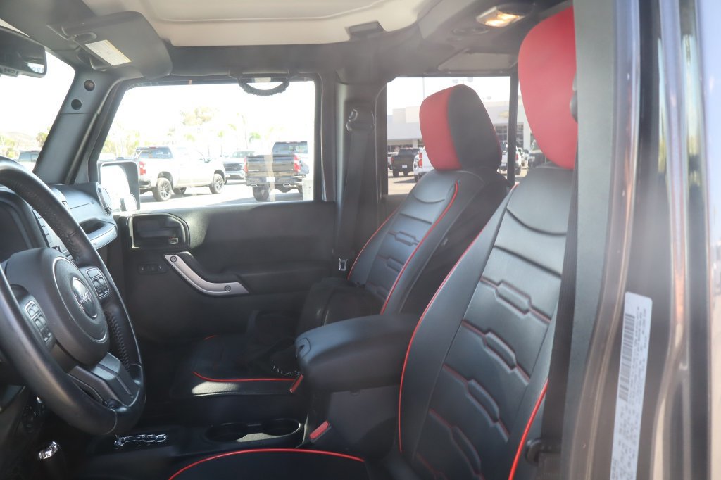 Used 2018 Jeep Wrangler Unlimited Rubicon w/ Connectivity Group AWD/4WD image 20