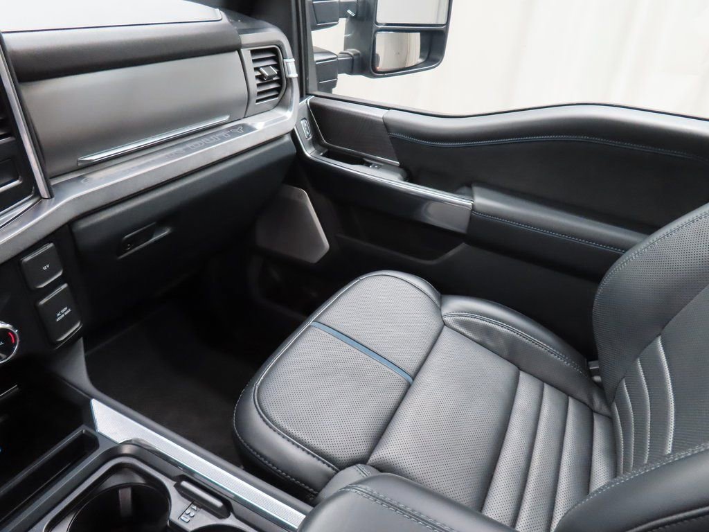 Used 2025 Ford F450 Platinum image 35