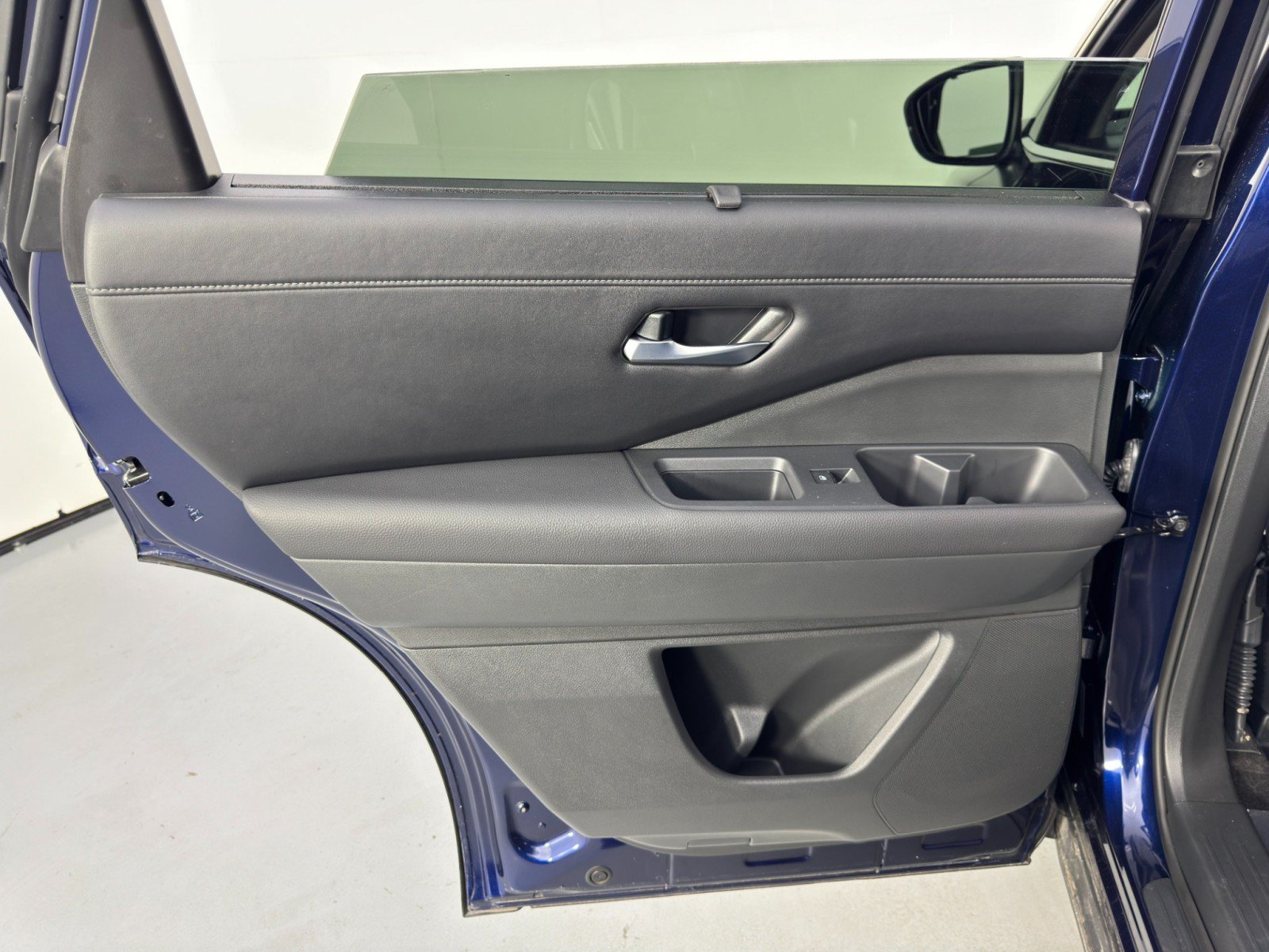 Used 2025 Nissan Pathfinder SL AWD/4WD image 40