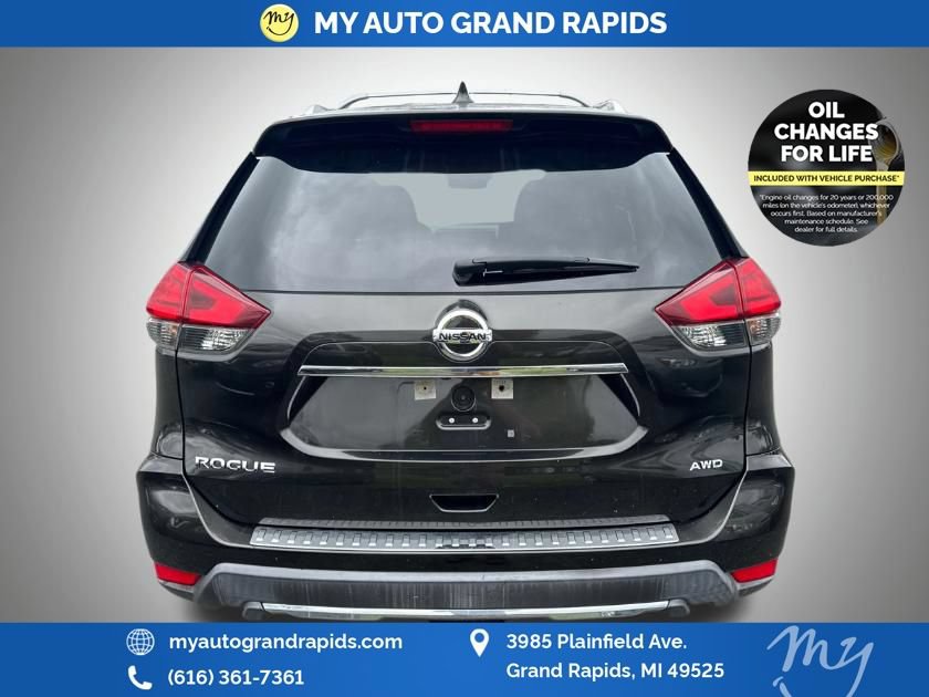 Used 2017 Nissan Rogue S w/ Appearance Package AWD/4WD image 5