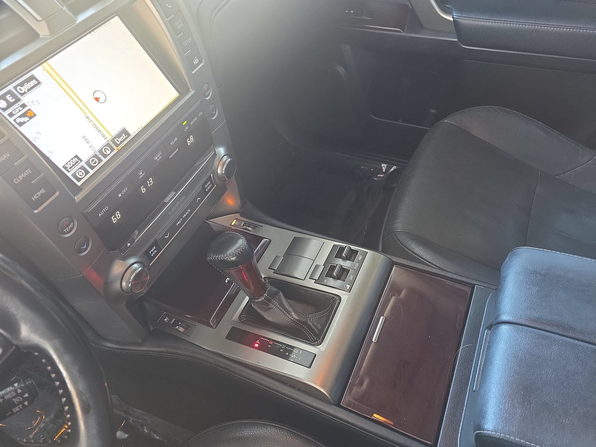 Used 2016 Lexus GX 460 w/ Premium Package AWD/4WD image 25