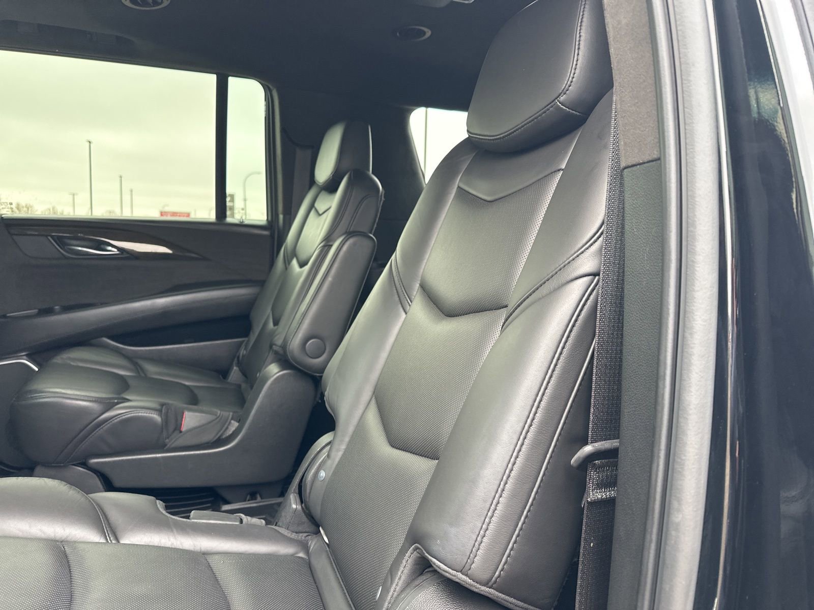 Used 2020 Cadillac Escalade ESV Platinum AWD/4WD image 21