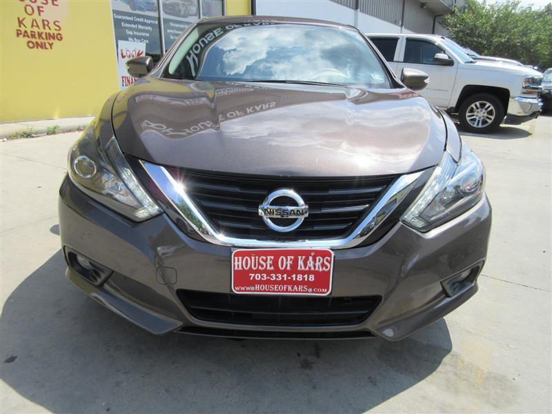 Used 2017 Nissan Altima 3.5 SL w/ 3.5SL Technology Package image 13
