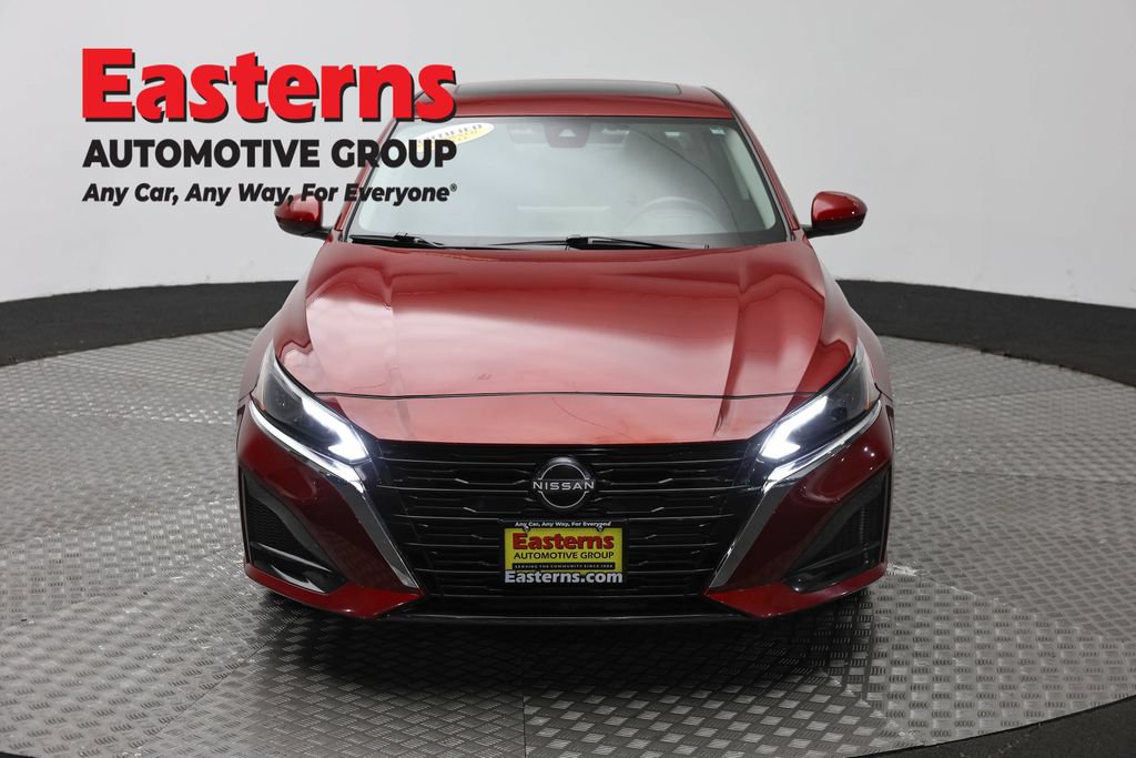 Used 2023 Nissan Altima 2.5 SV w/ SV Premium Package AWD/4WD image 2