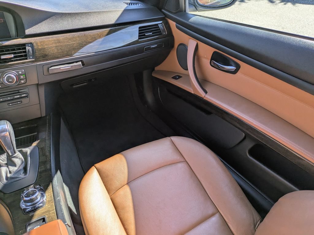 Used 2012 BMW 328i Convertible RWD image 17