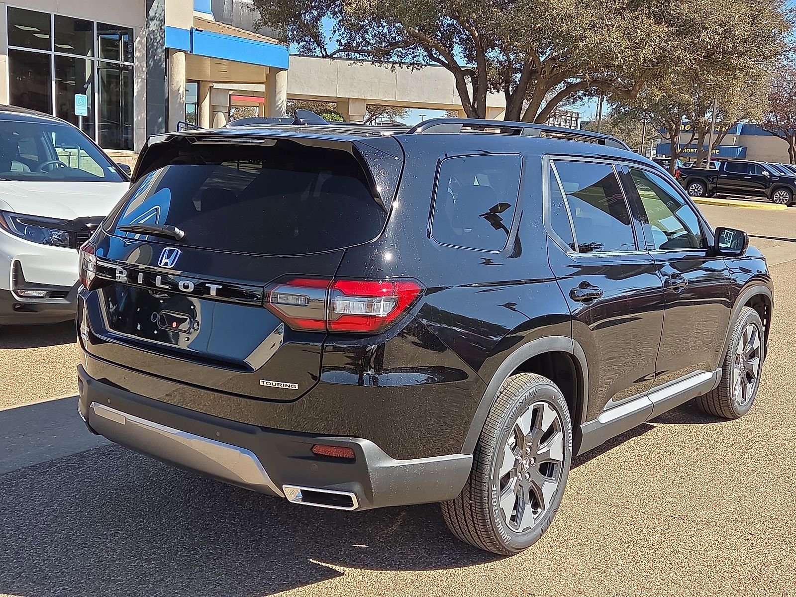 New 2026 Honda Pilot Touring image 3