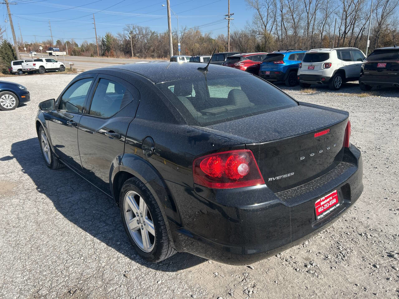 Used 2013 Dodge Avenger SE FWD image 4