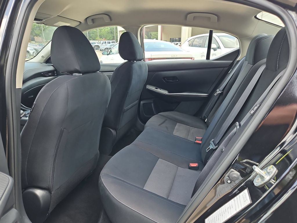 Used 2025 Nissan Sentra SV FWD image 28