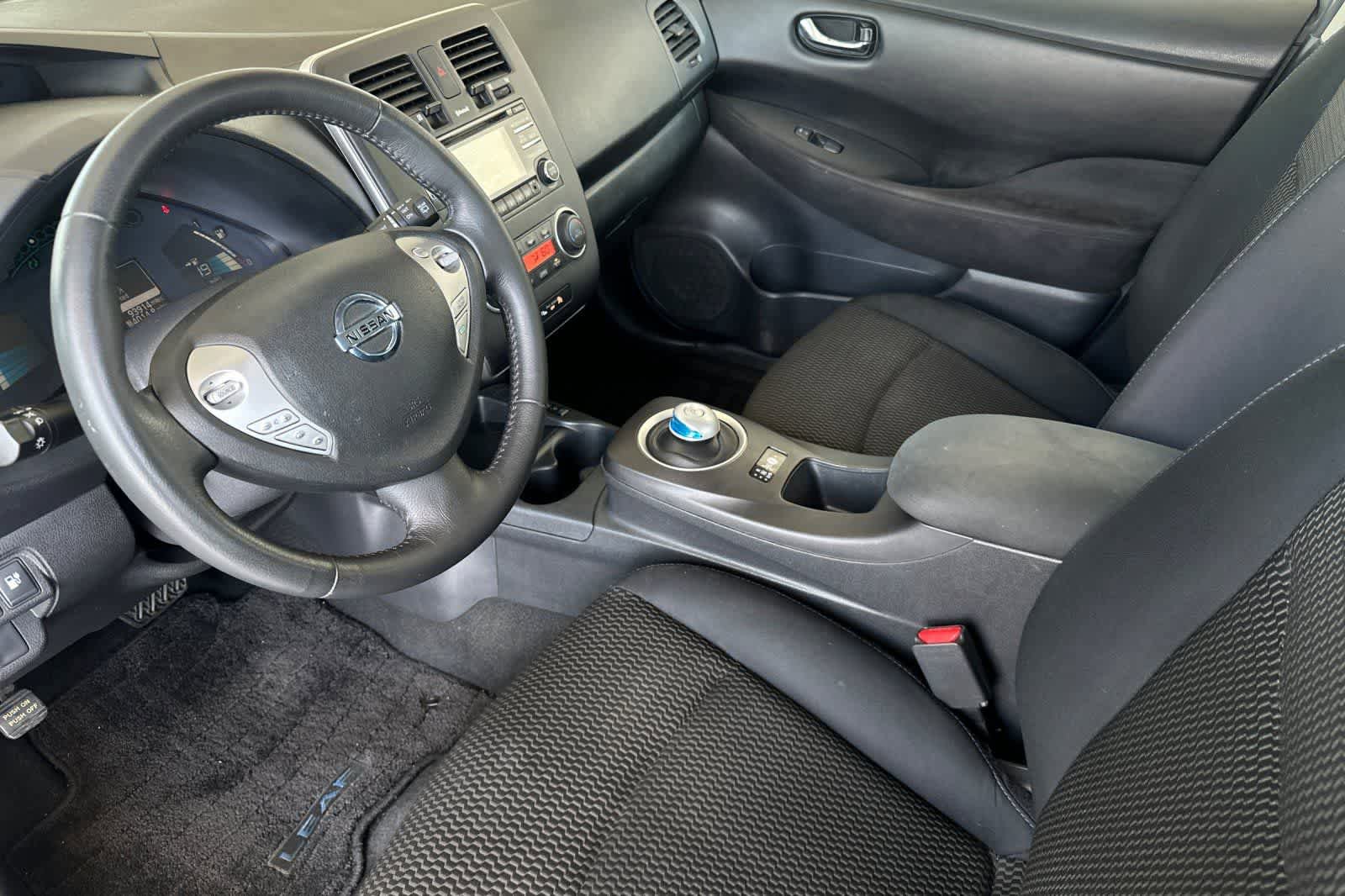 Used 2015 Nissan Leaf S w/ Charge Package FWD image 11