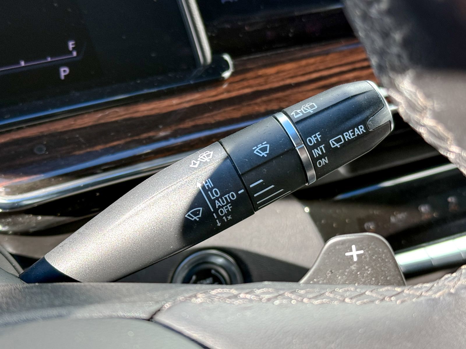 Used 2023 Cadillac Escalade Premium Luxury image 28