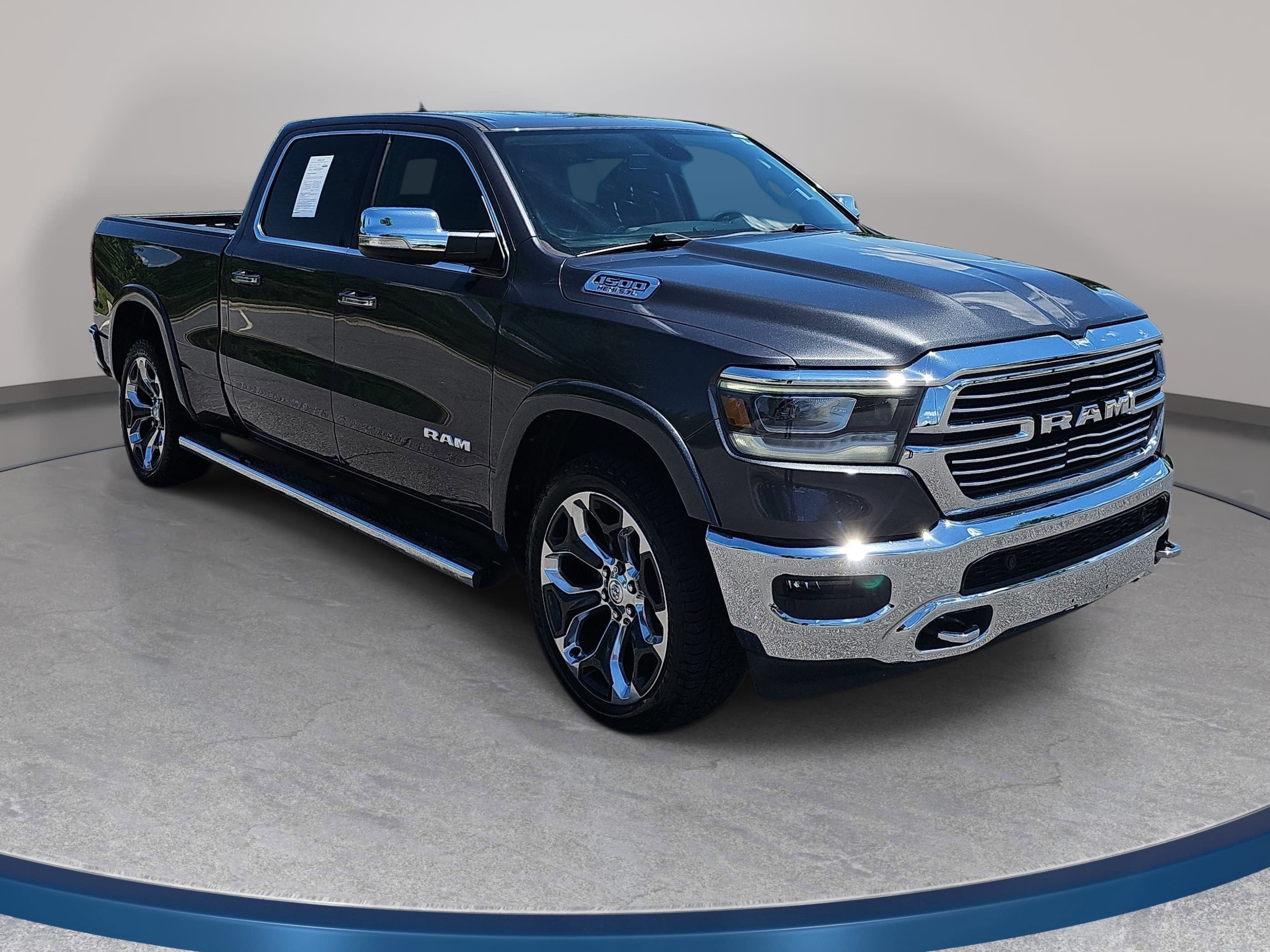 Used 2019 RAM 1500 Laramie AWD/4WD image 3