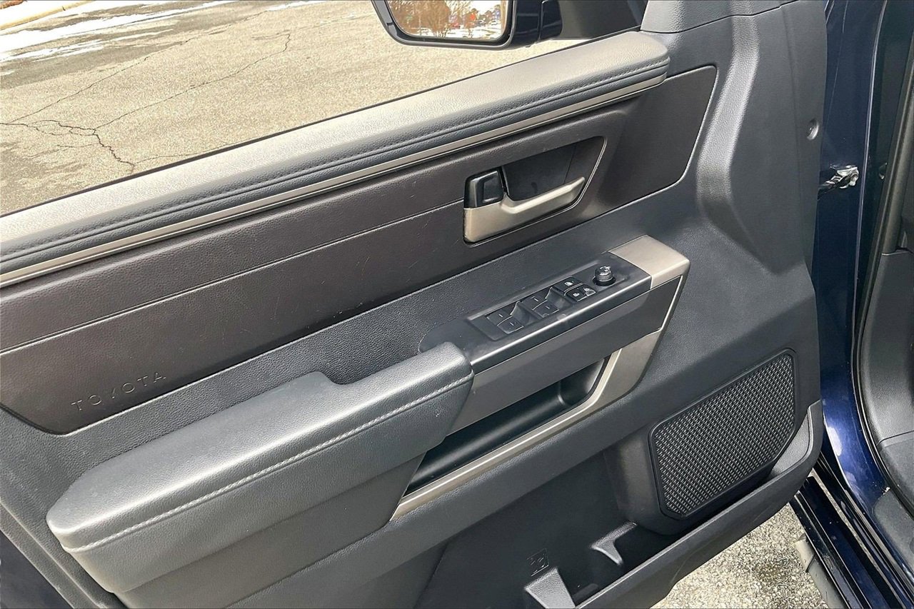 Used 2022 Toyota Tundra SR5 w/ SR5 Convenience Package image 28
