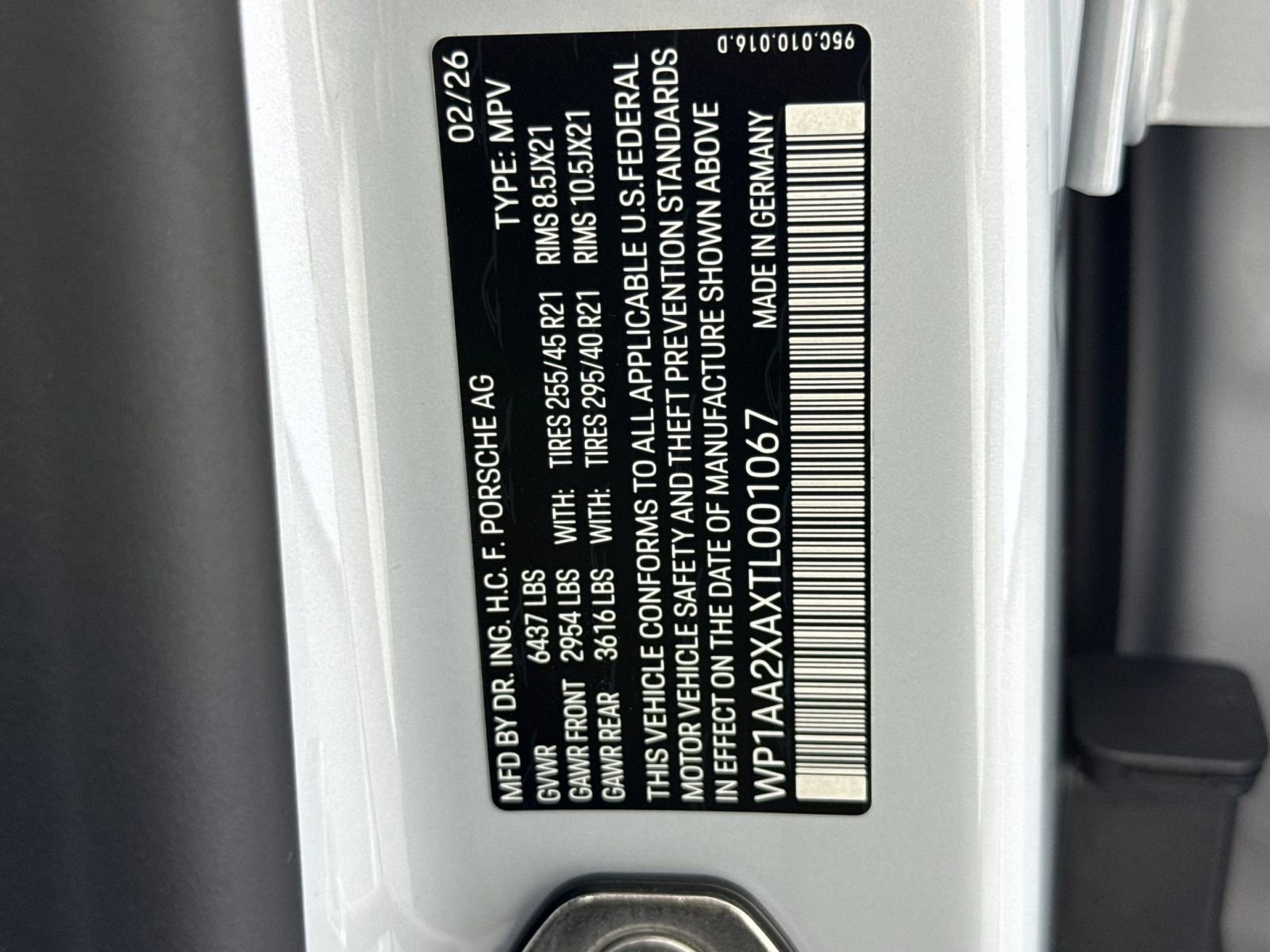 New 2026 Porsche Macan 4 Electric image 36