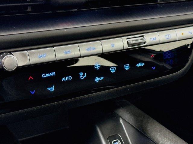 Certified 2024 Hyundai Ioniq 6 SE RWD image 18