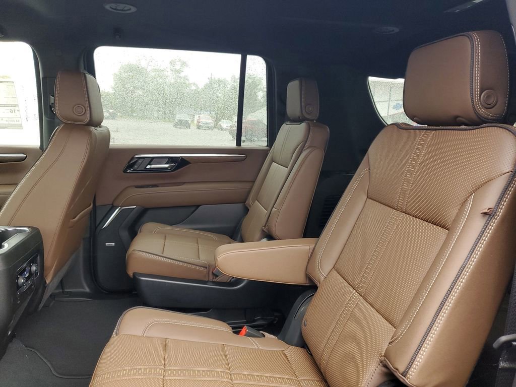 New 2025 Chevrolet Suburban High Country image 29