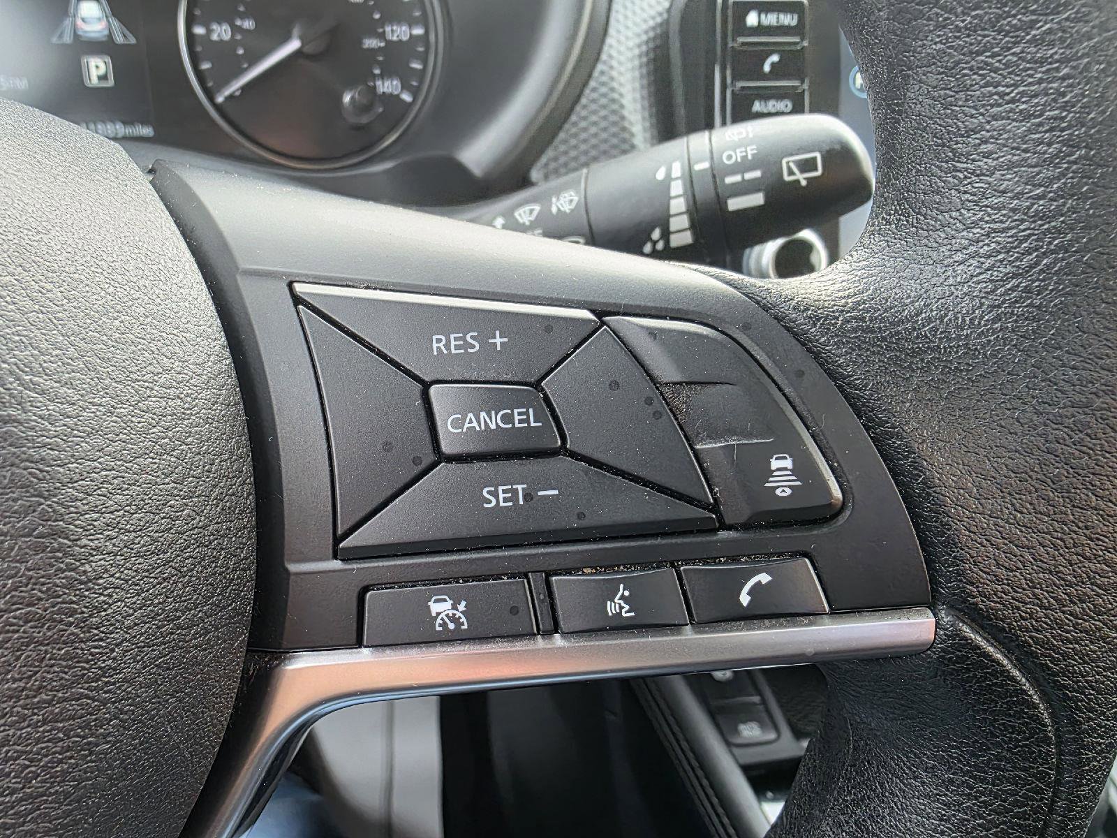 Used 2023 Nissan Kicks SV image 18