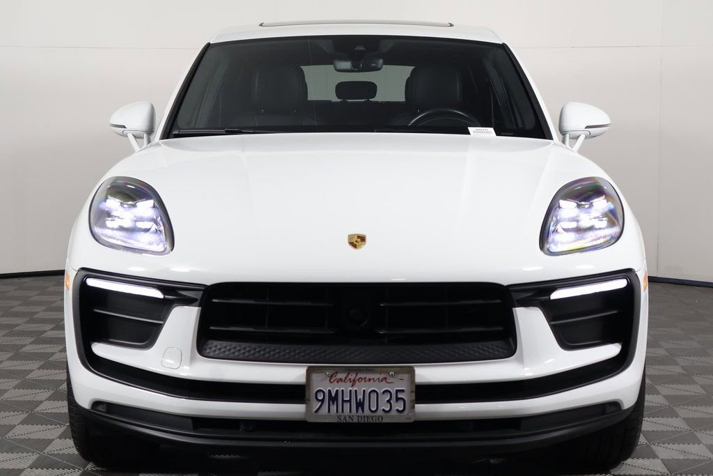 Used 2024 Porsche Macan AWD/4WD image 2