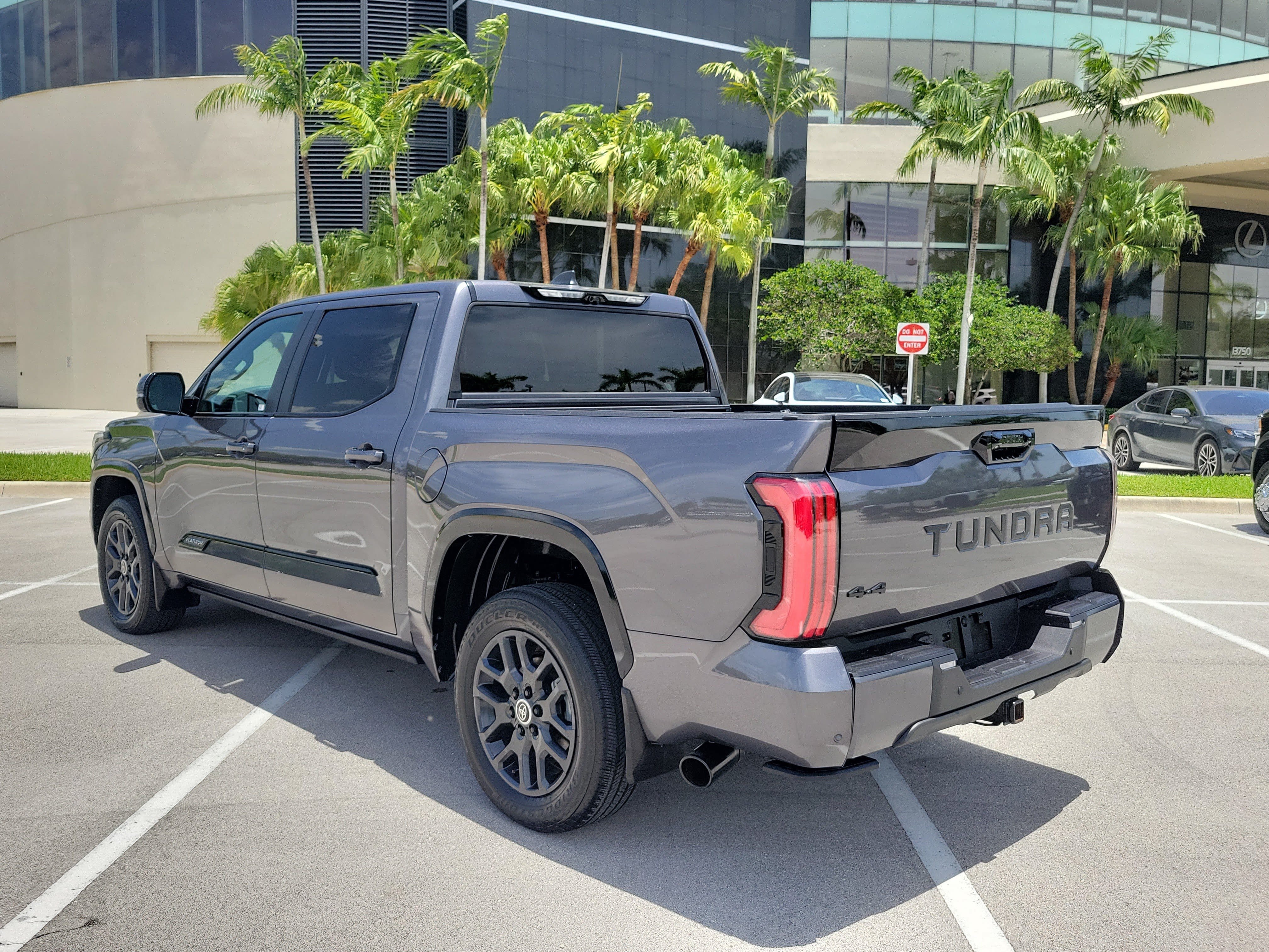 Used 2024 Toyota Tundra Platinum AWD/4WD image 7