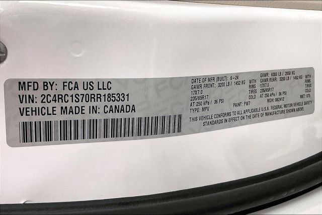 Used 2024 Chrysler Pacifica Limited FWD image 38