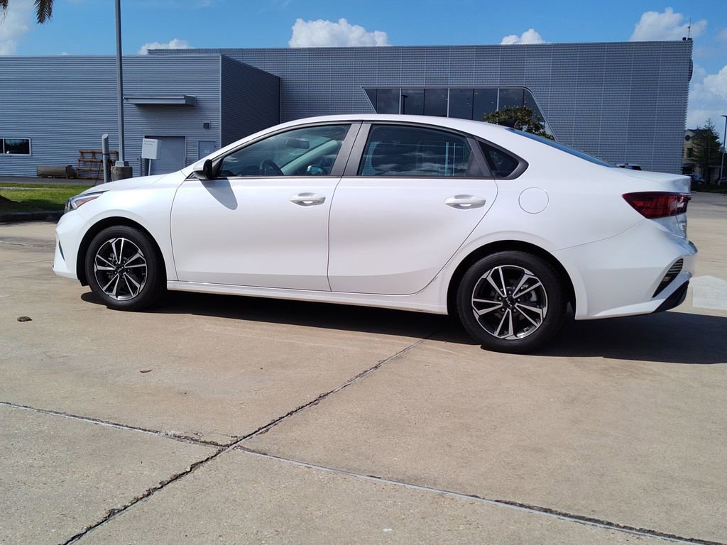 Used 2023 Kia Forte LXS image 5