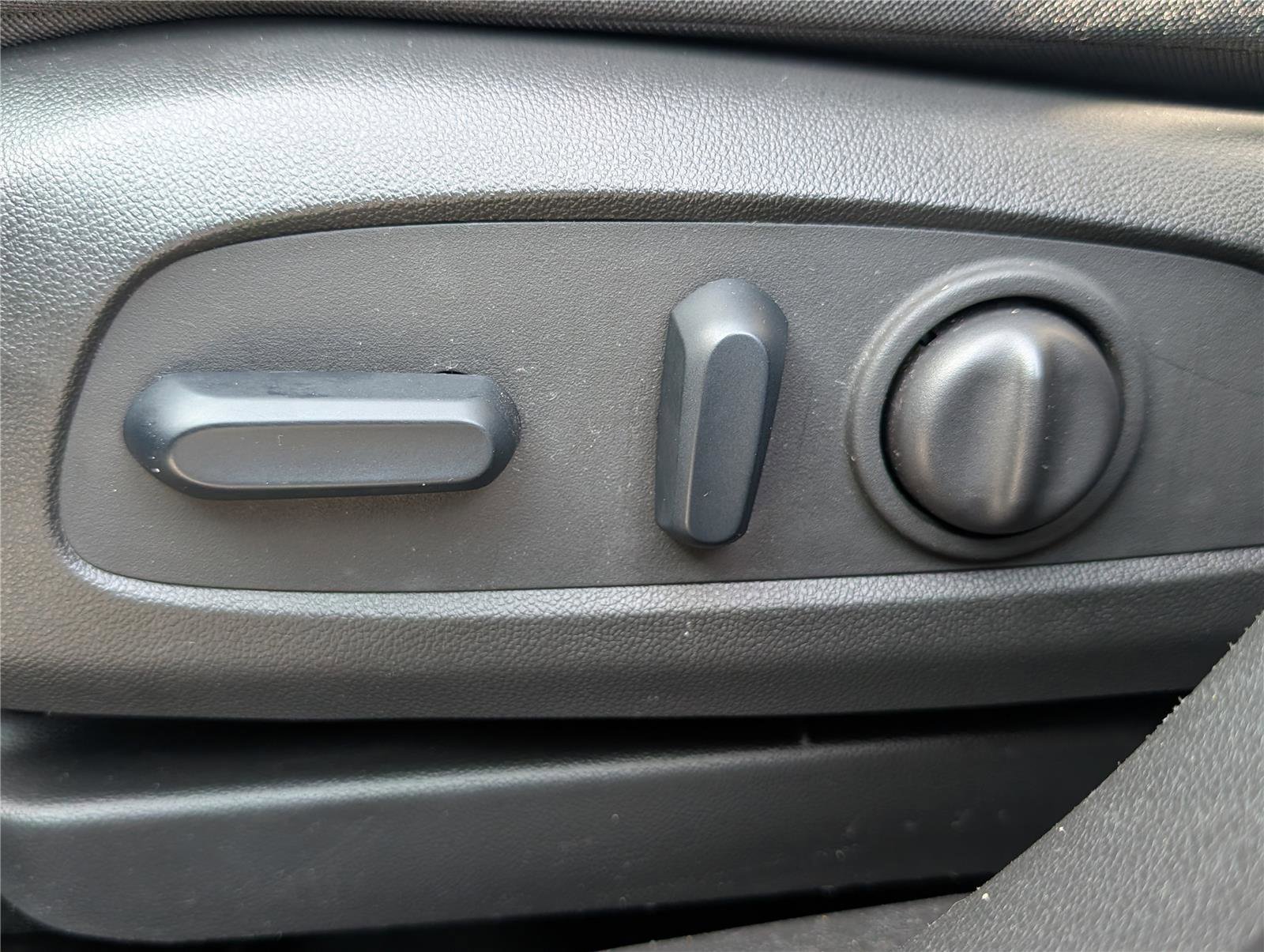 Used 2023 Chevrolet TrailBlazer LT w/ Convenience Package image 19