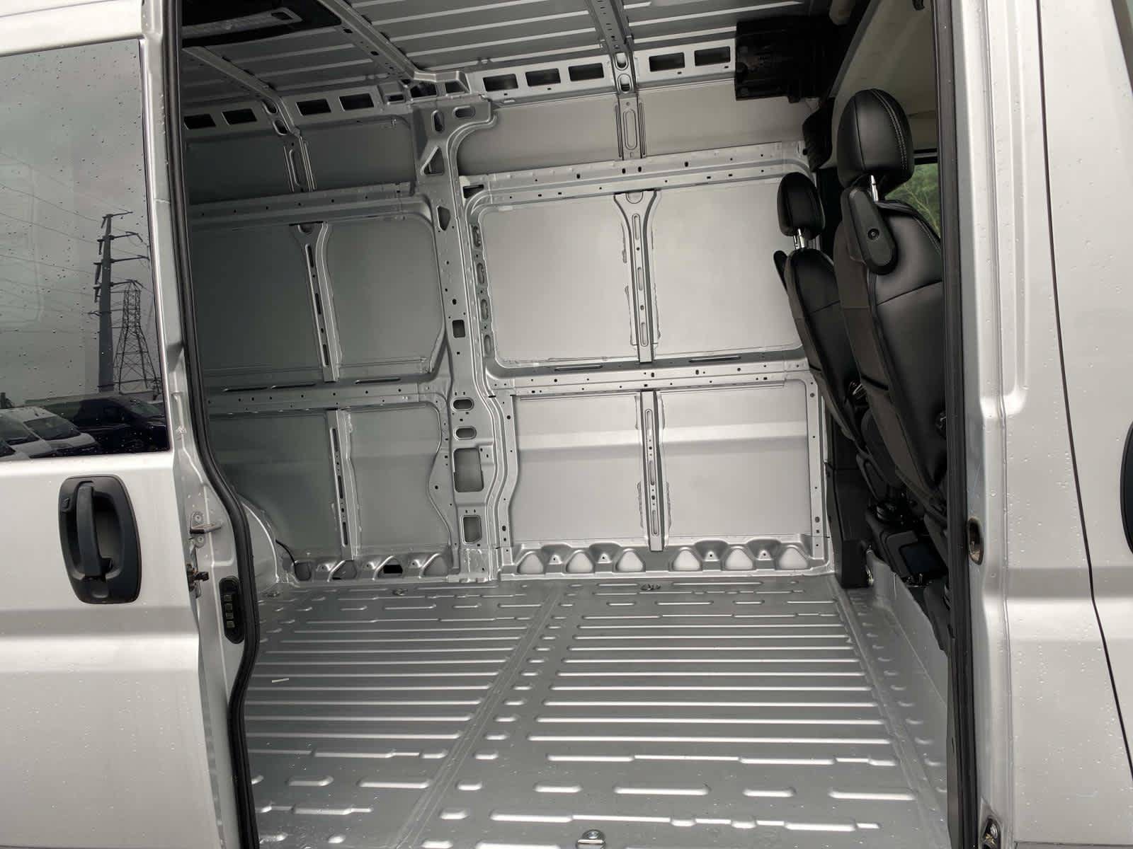 Used 2025 RAM ProMaster 3500 w/ Quick Order Package 22H SLT+ FWD image 27