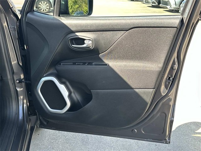 Used 2020 Jeep Renegade Latitude image 21