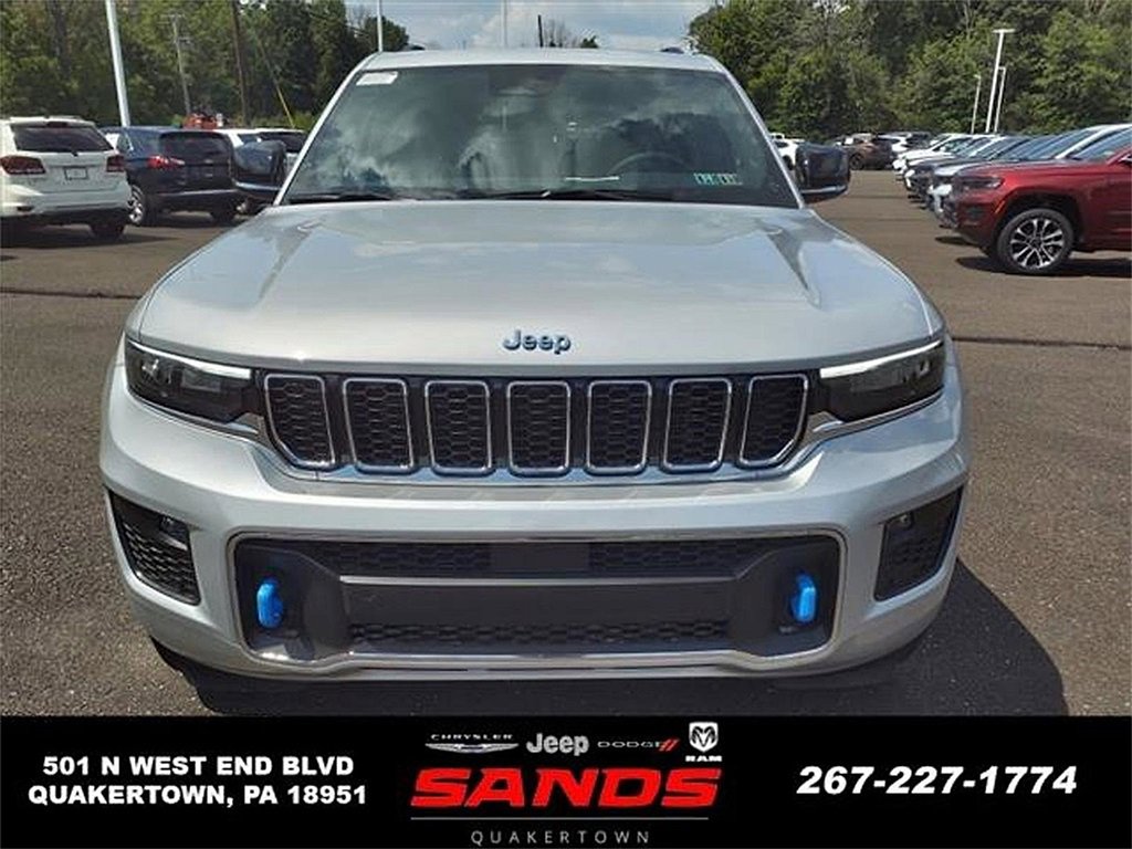 New 2023 Jeep Grand Cherokee Overland w/ Luxury Tech Group IV image 8