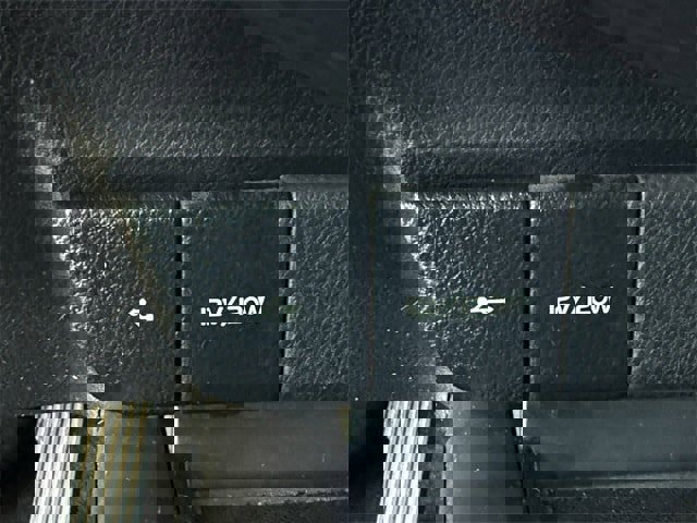 Used 2023 Toyota Camry SE image 21