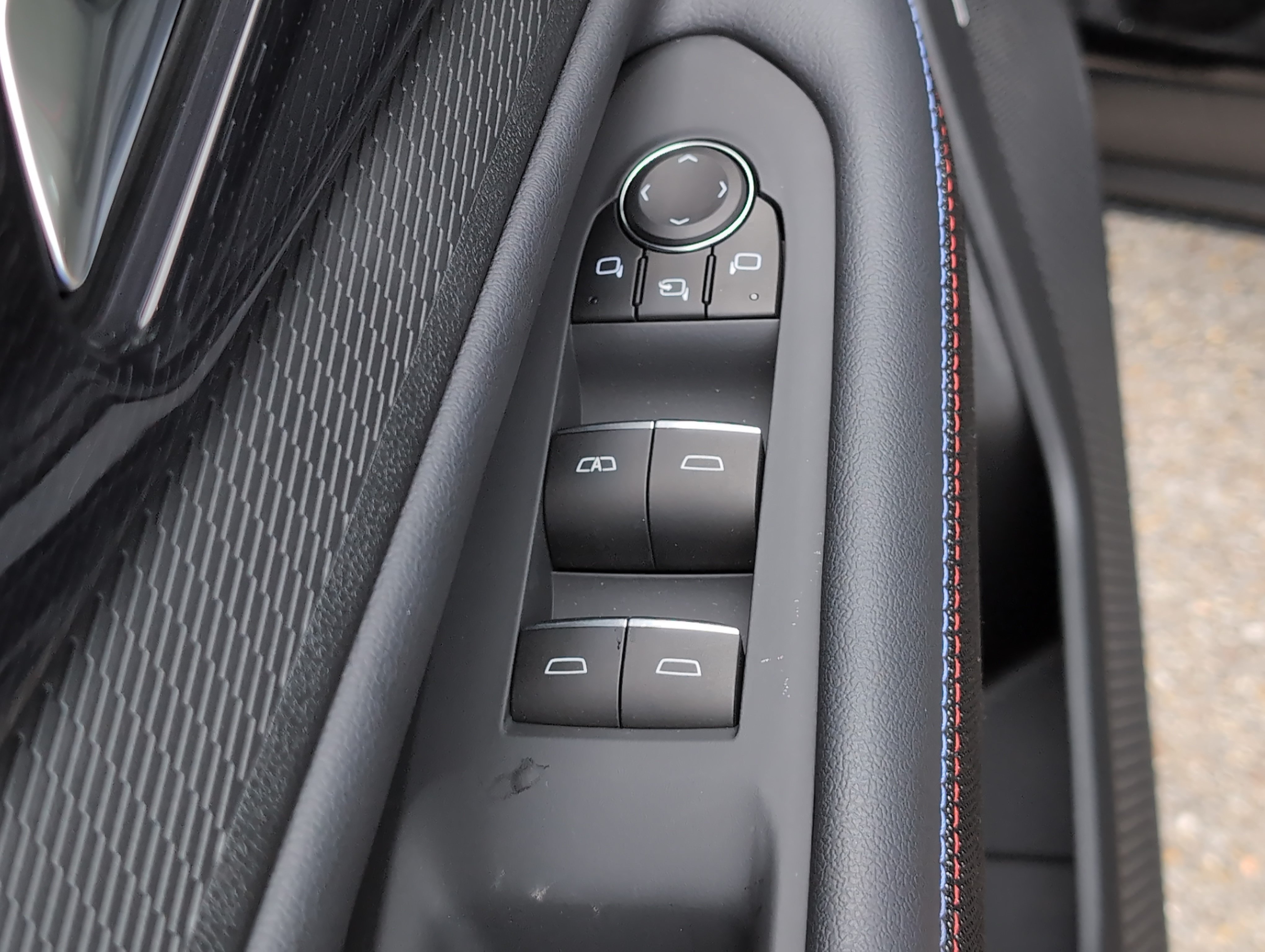 New 2025 Chevrolet Blazer EV RS RWD image 12