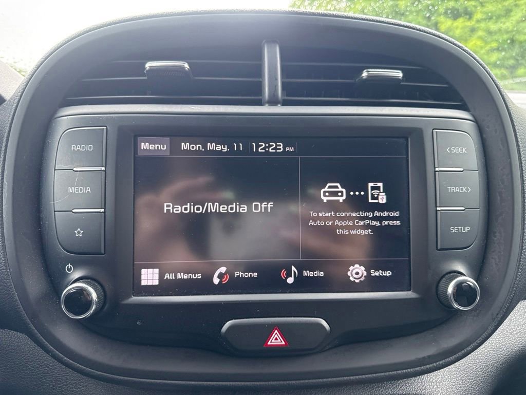 Used 2023 Kia Soul LX w/ LX Technology Package FWD image 5