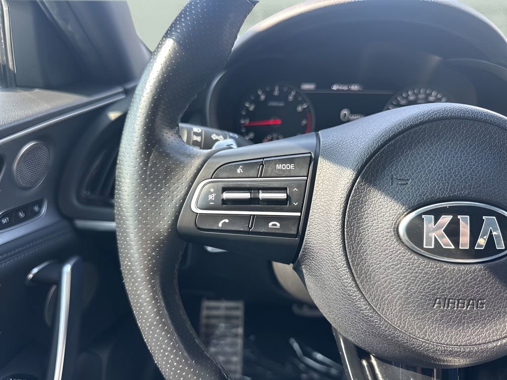 Used 2020 Kia Stinger GT1 RWD image 15