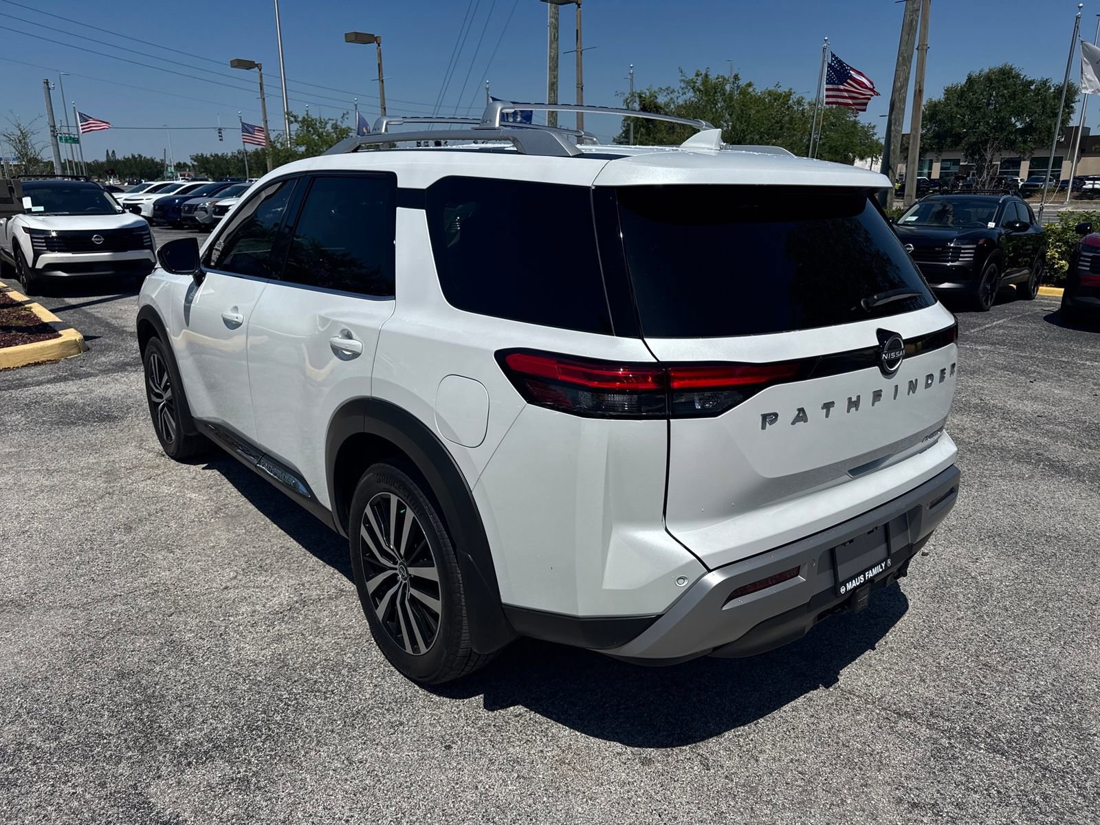Certified 2025 Nissan Pathfinder Platinum w/ Cargo Package FWD image 8