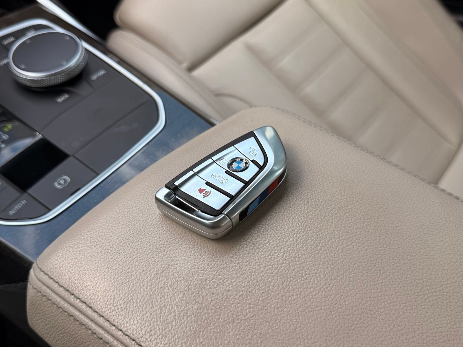 Used 2020 BMW 330i Sedan w/ M Sport Package RWD image 47