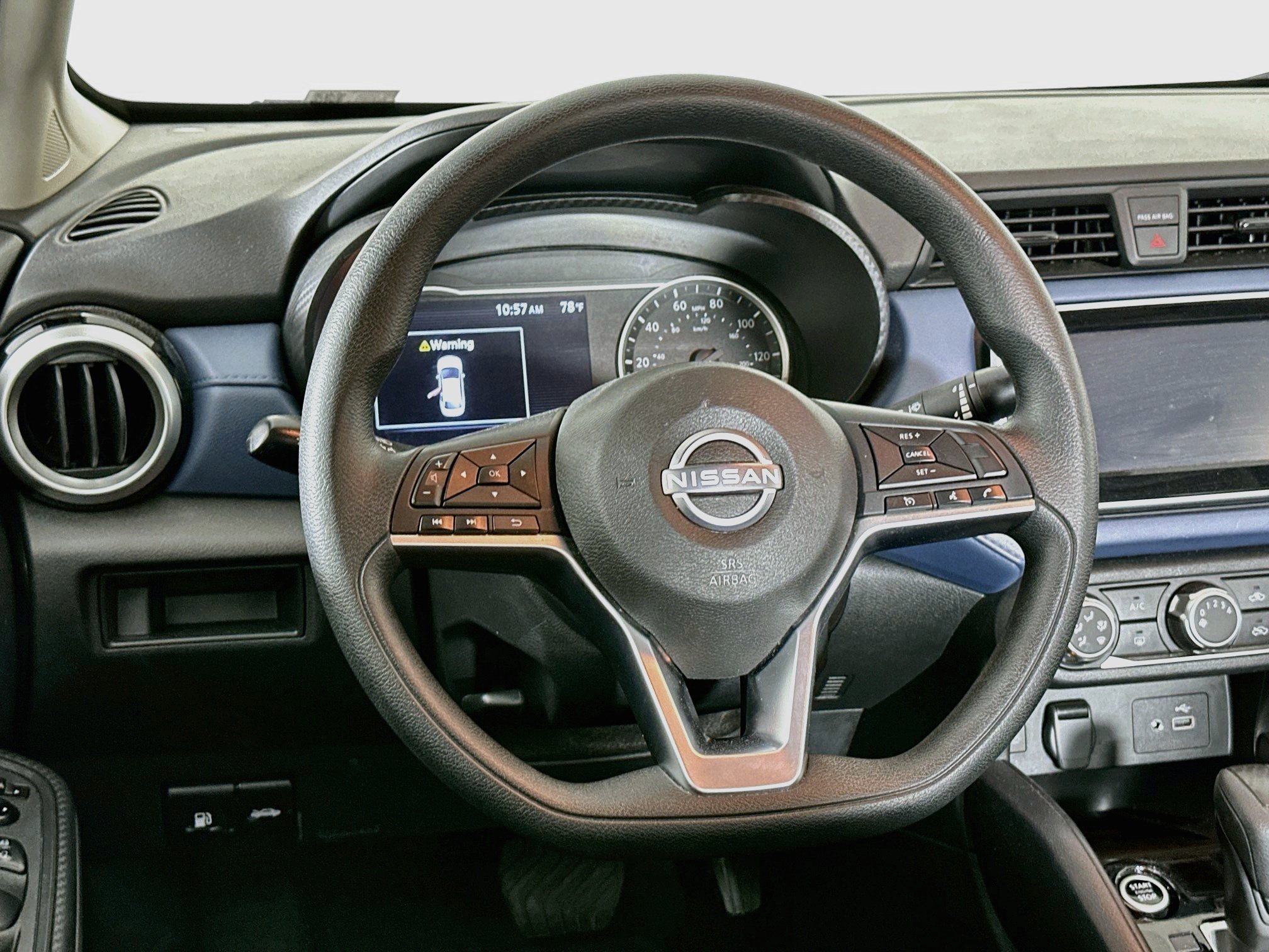 Used 2025 Nissan Versa SV FWD image 17