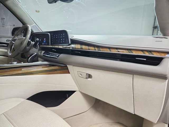 Used 2021 Cadillac Escalade Premium Luxury Platinum AWD/4WD image 45