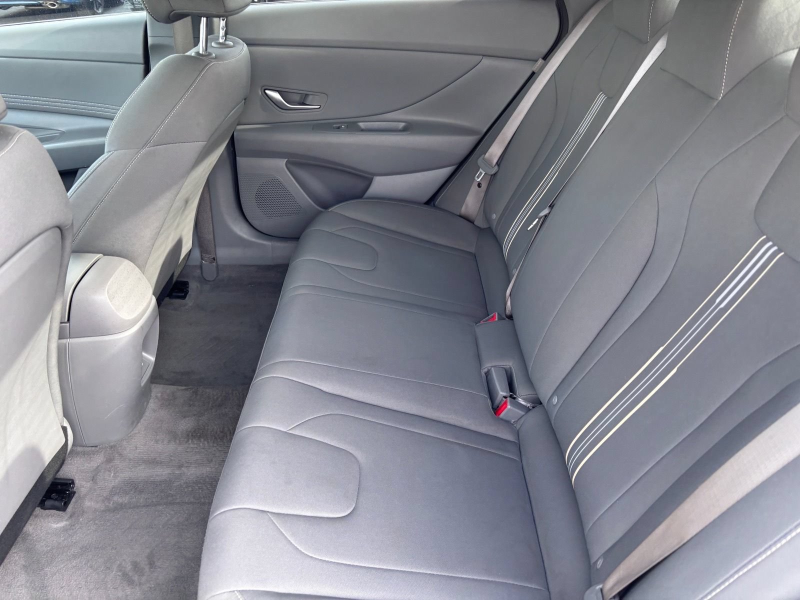 Used 2025 Hyundai Elantra Sport FWD image 16