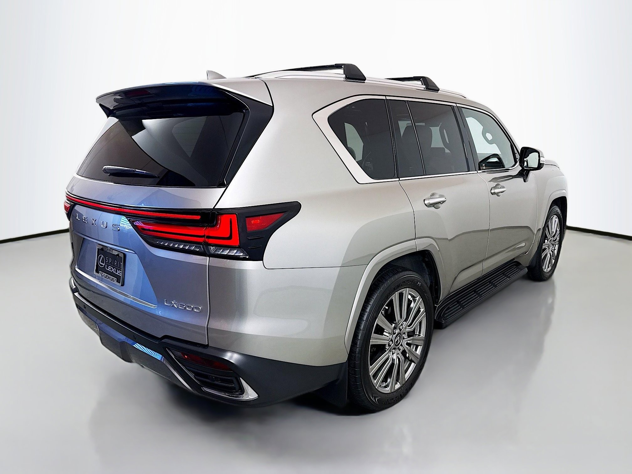 Used 2023 Lexus LX 600 4WD w/ Accessory Package (Z1) image 7