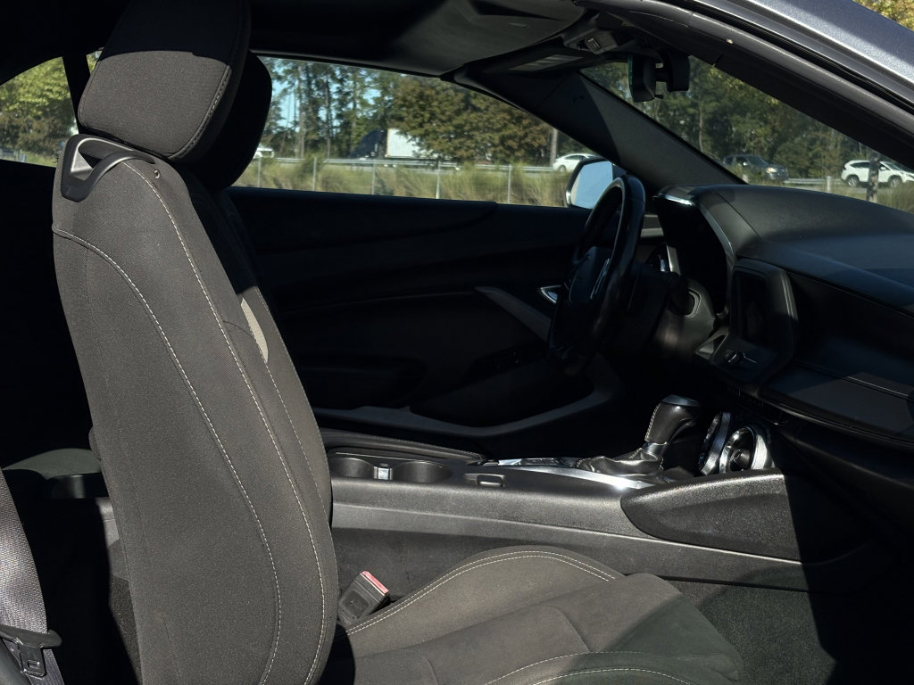 Used 2020 Chevrolet Camaro LT image 8