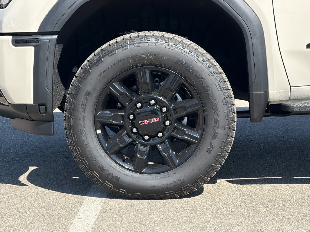 New 2026 GMC Sierra 2500 AT4 w/ AT4 Premium Plus Package AWD/4WD image 23